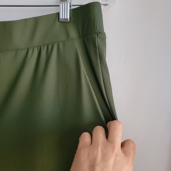 🦋RETROLOGY woman's joggers, straight leg Olive green wide elastic waistband SZ M - Picture 13 of 16